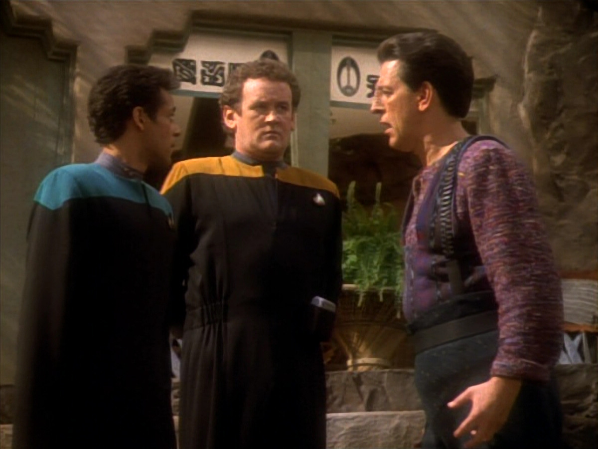 extant_StarTrekDS9_1x14-TheStoryteller_01056.jpg