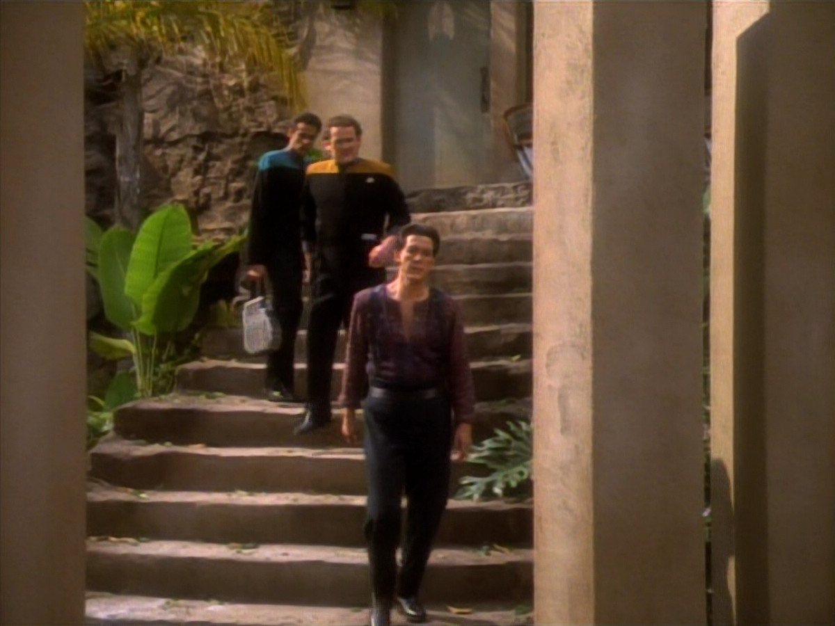extant_StarTrekDS9_1x14-TheStoryteller_01061.jpg