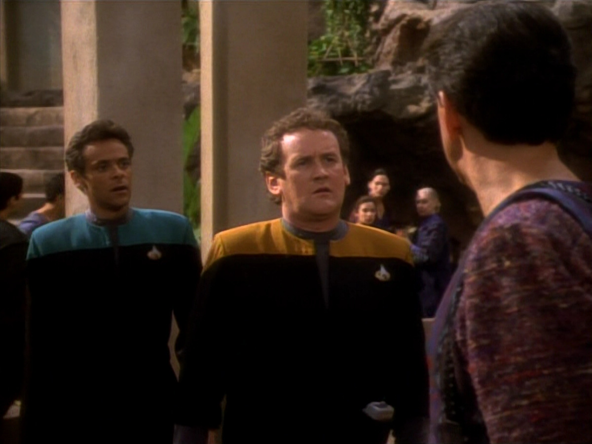 extant_StarTrekDS9_1x14-TheStoryteller_01070.jpg