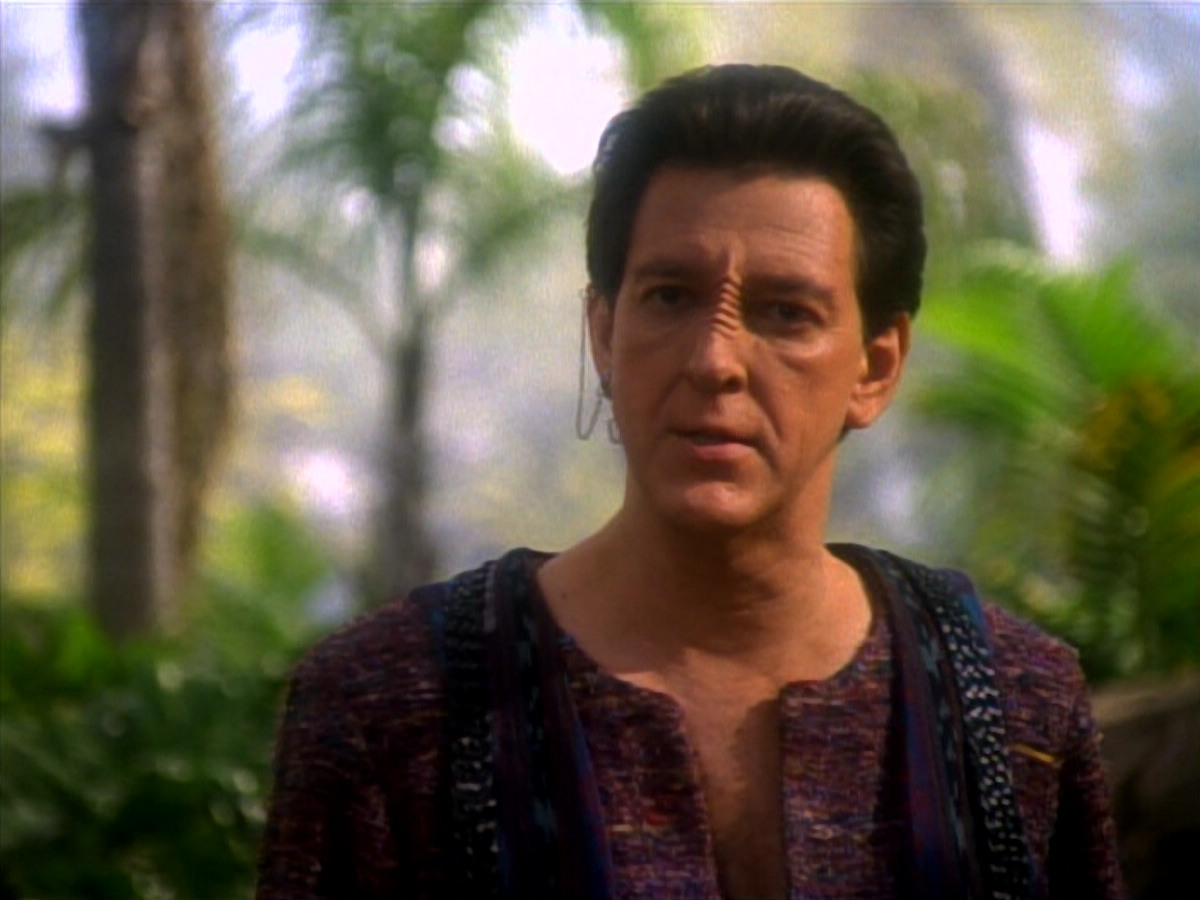 extant_StarTrekDS9_1x14-TheStoryteller_01075.jpg