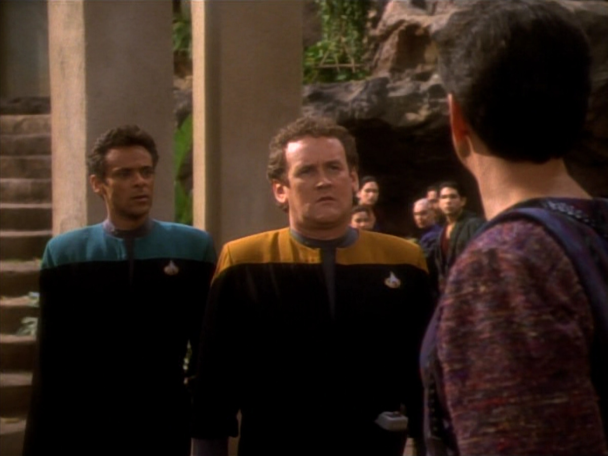 extant_StarTrekDS9_1x14-TheStoryteller_01082.jpg