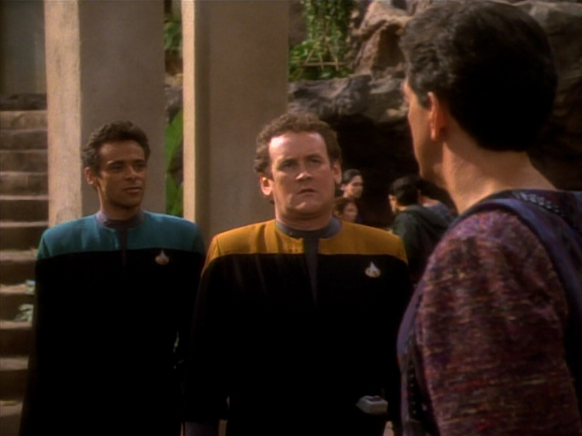 extant_StarTrekDS9_1x14-TheStoryteller_01084.jpg