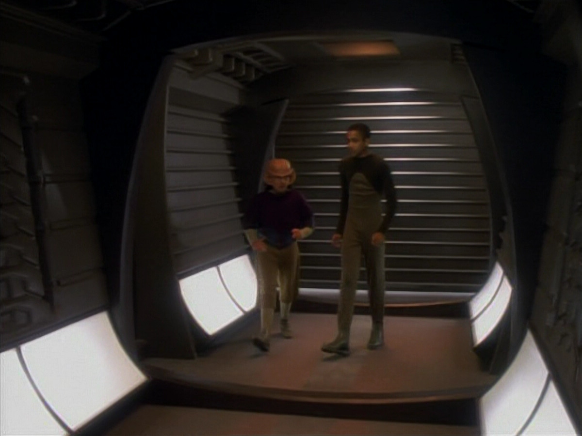 extant_StarTrekDS9_1x14-TheStoryteller_01108.jpg