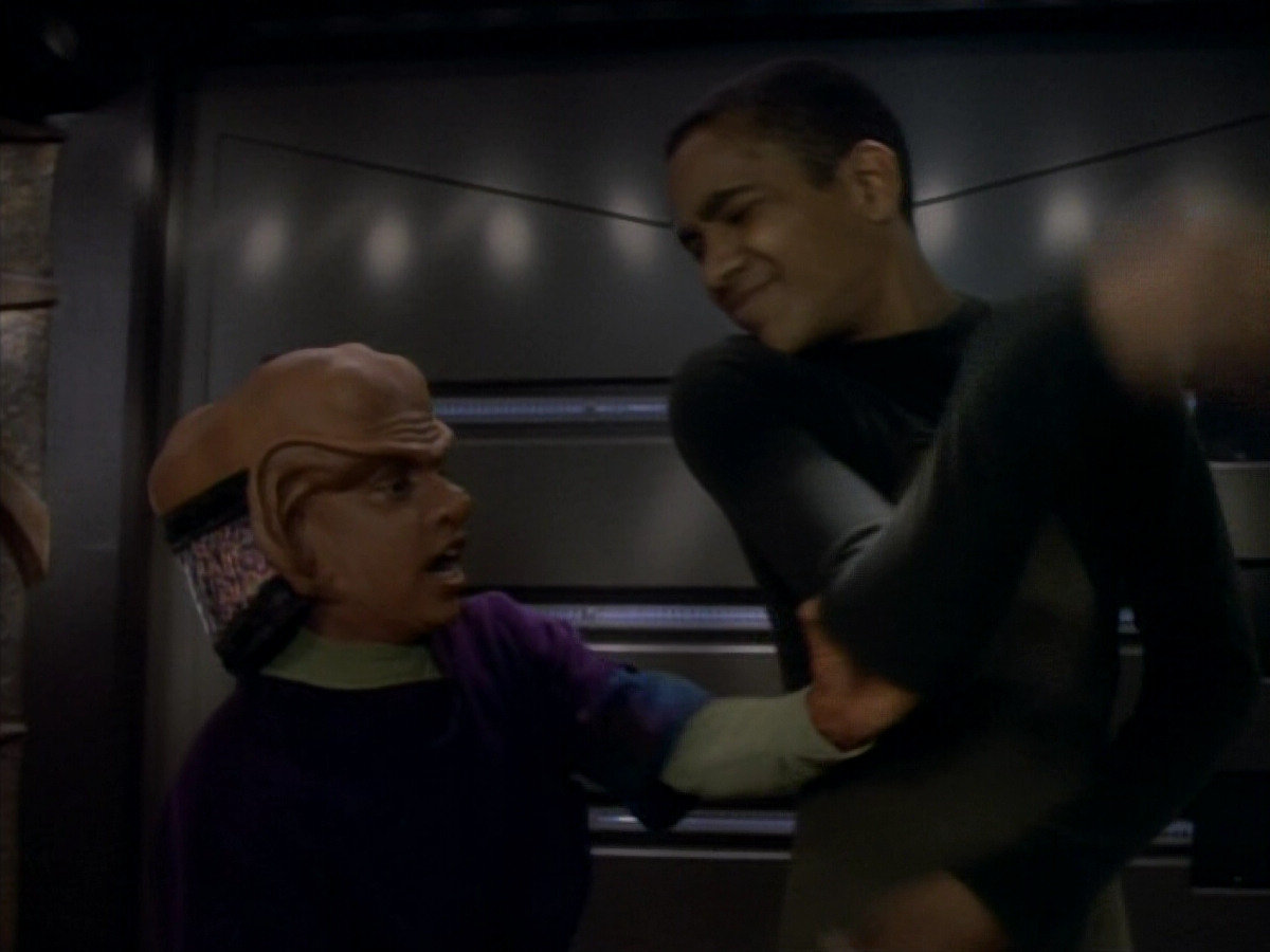 extant_StarTrekDS9_1x14-TheStoryteller_01146.jpg
