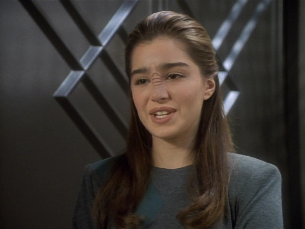 extant_StarTrekDS9_1x14-TheStoryteller_01212.jpg