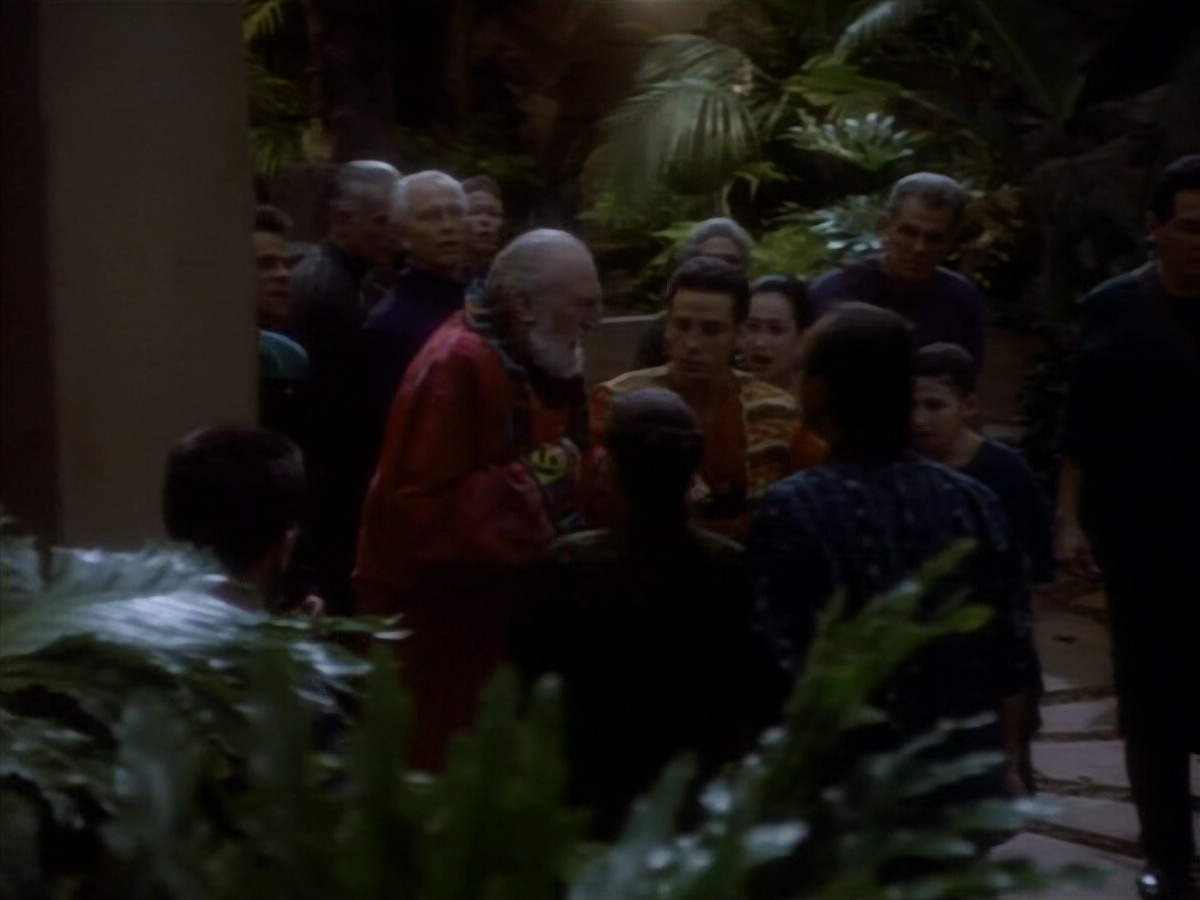 extant_StarTrekDS9_1x14-TheStoryteller_01256.jpg