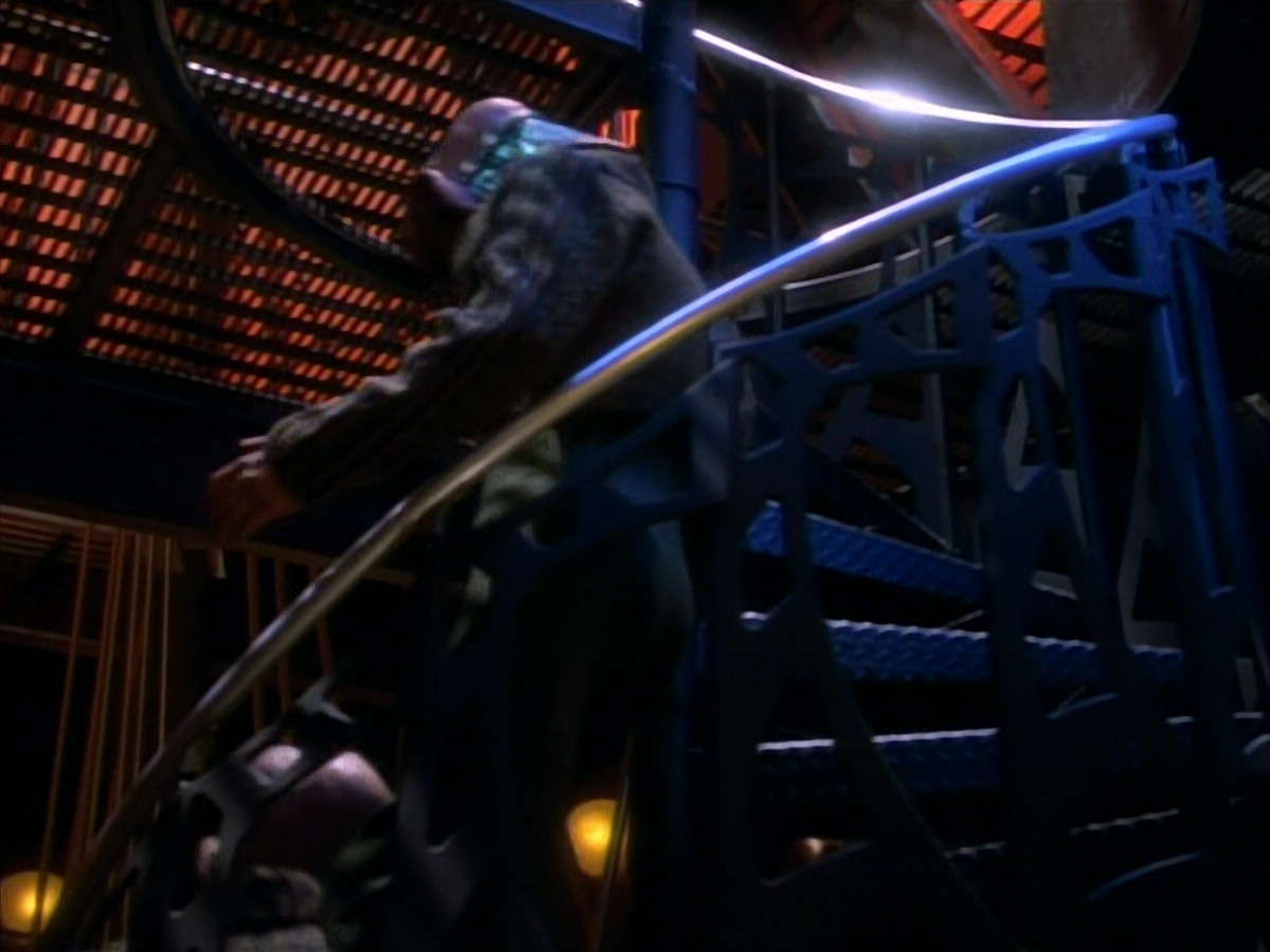 extant_StarTrekDS9_1x15-Progress_00026.jpg