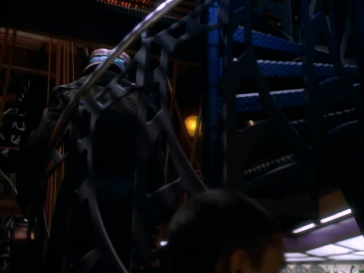 extant_StarTrekDS9_1x15-Progress_00028.jpg