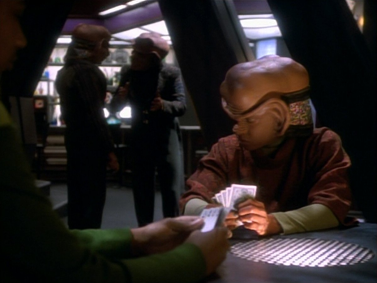 extant_StarTrekDS9_1x15-Progress_00039.jpg