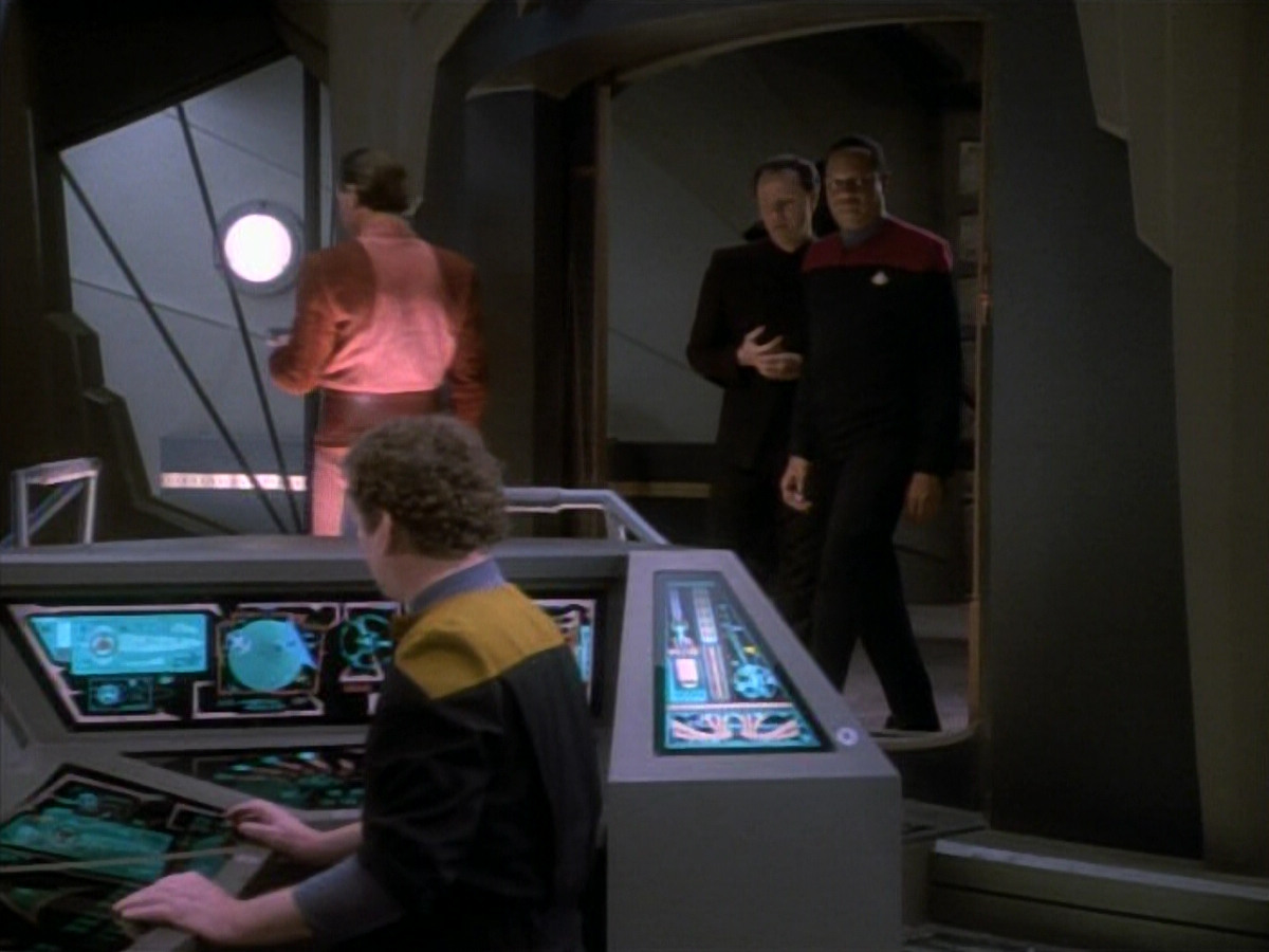 extant_StarTrekDS9_1x15-Progress_00120.jpg