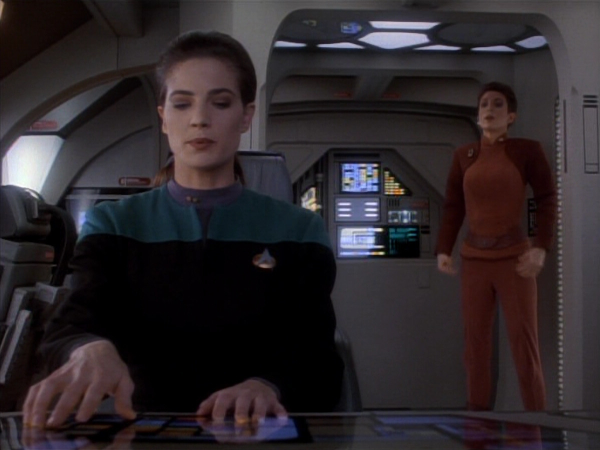 extant_StarTrekDS9_1x15-Progress_00270.jpg