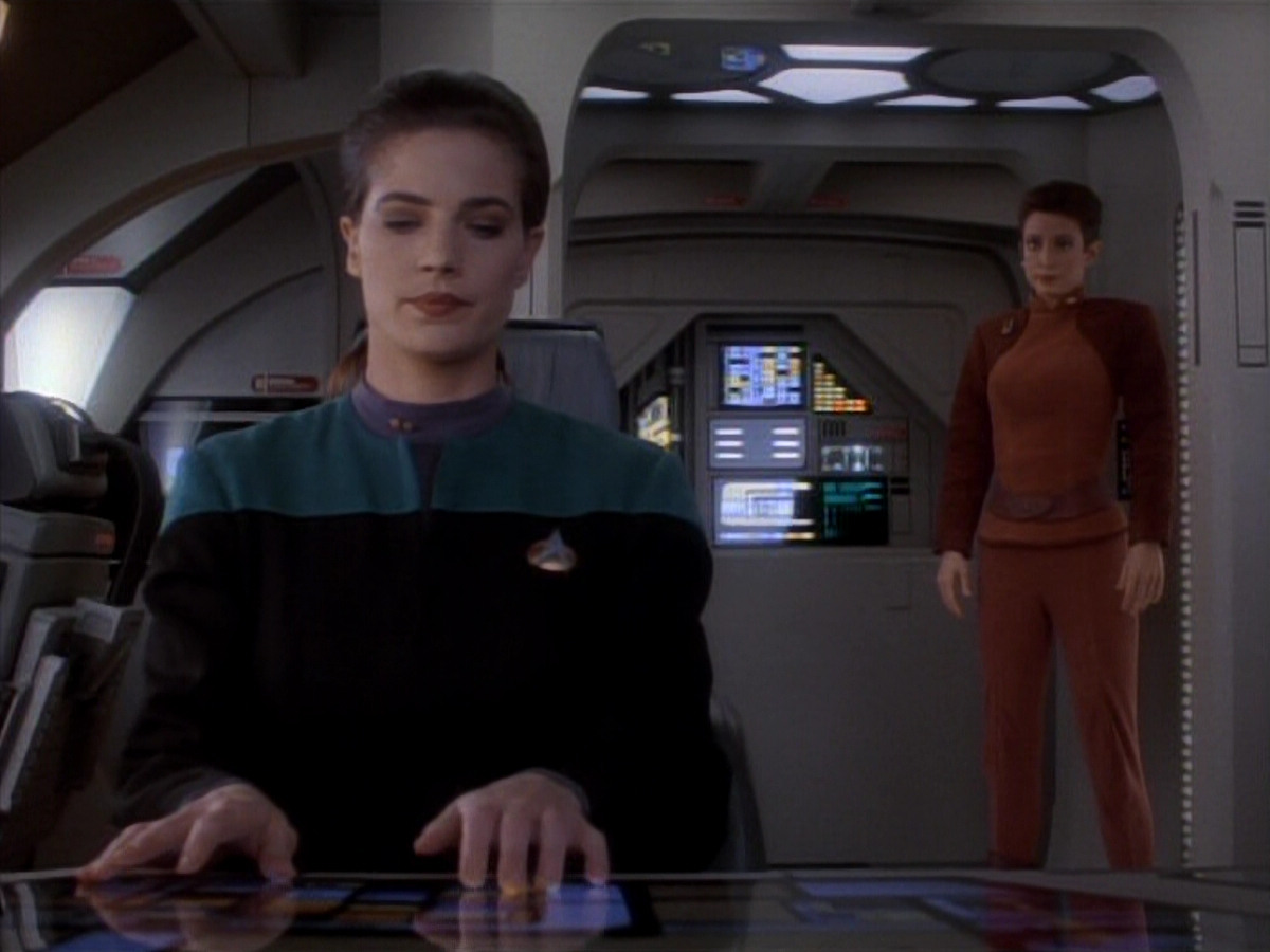 extant_StarTrekDS9_1x15-Progress_00272.jpg