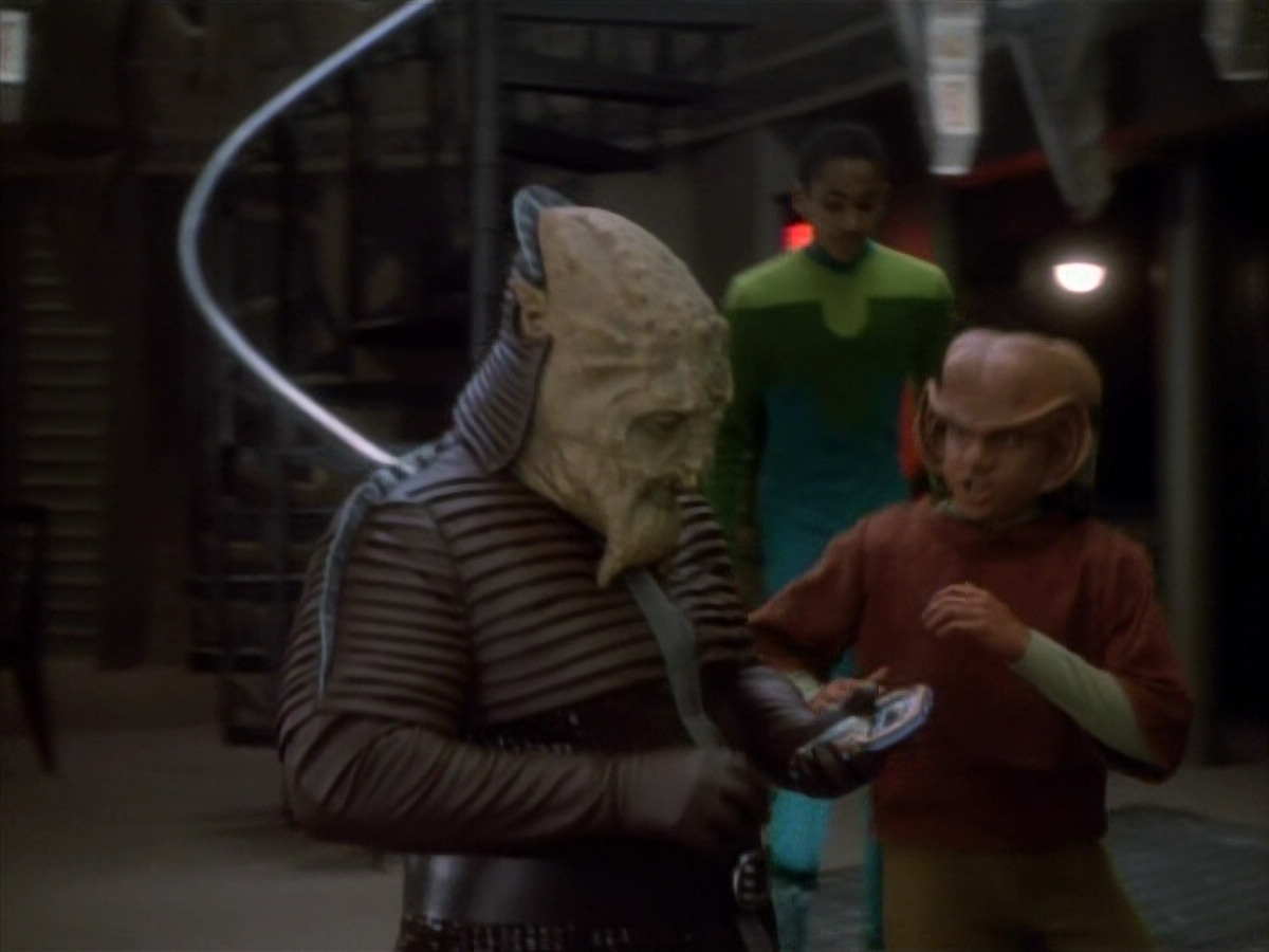 extant_StarTrekDS9_1x15-Progress_00624.jpg
