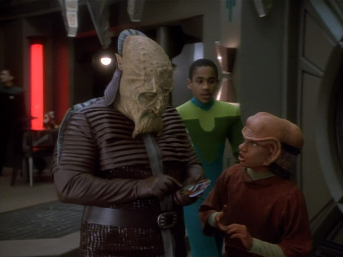 extant_StarTrekDS9_1x15-Progress_00626.jpg