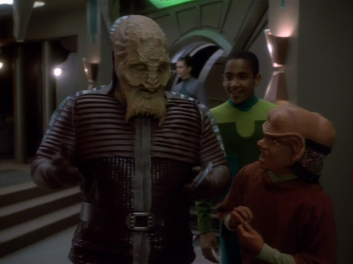 extant_StarTrekDS9_1x15-Progress_00632.jpg