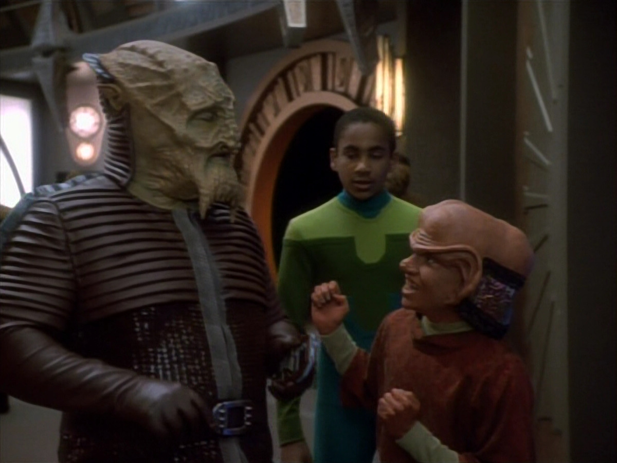 extant_StarTrekDS9_1x15-Progress_00674.jpg