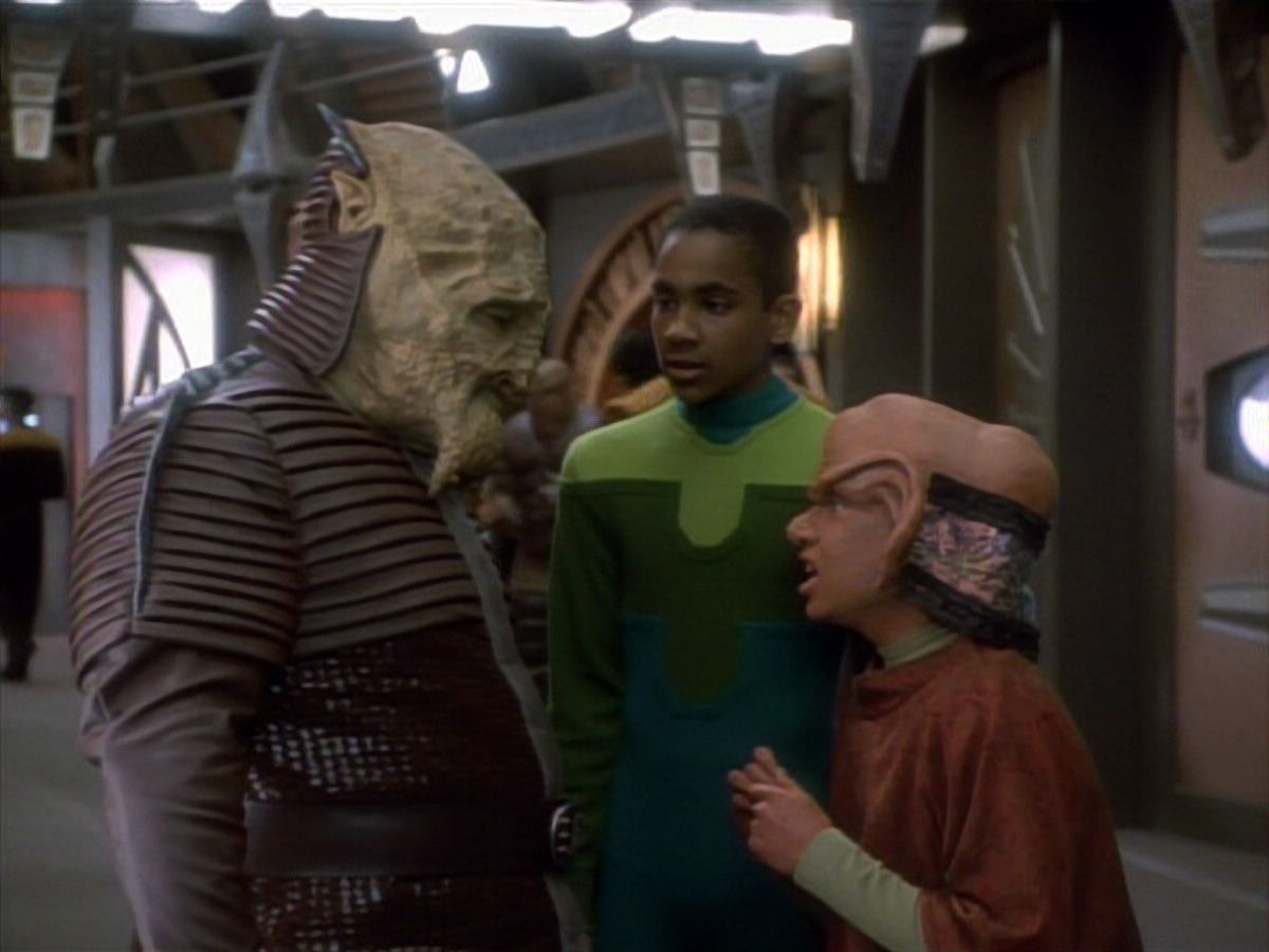 extant_StarTrekDS9_1x15-Progress_00683.jpg
