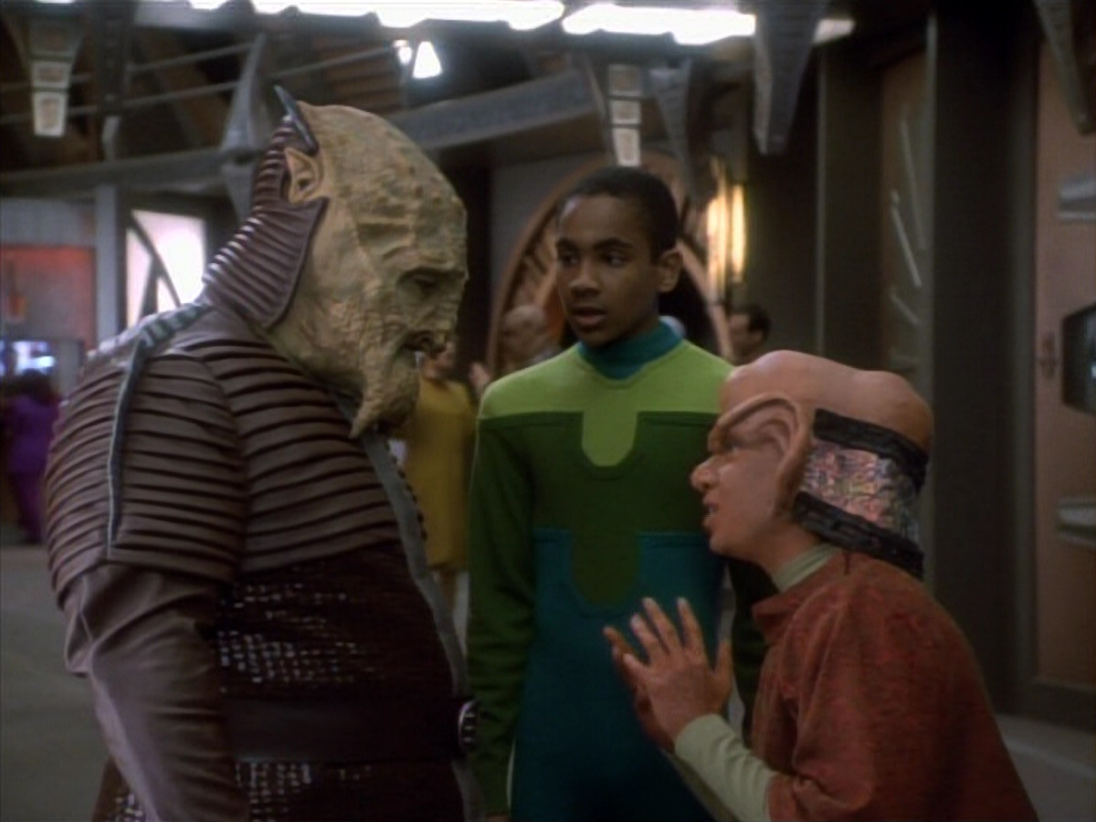 extant_StarTrekDS9_1x15-Progress_00691.jpg