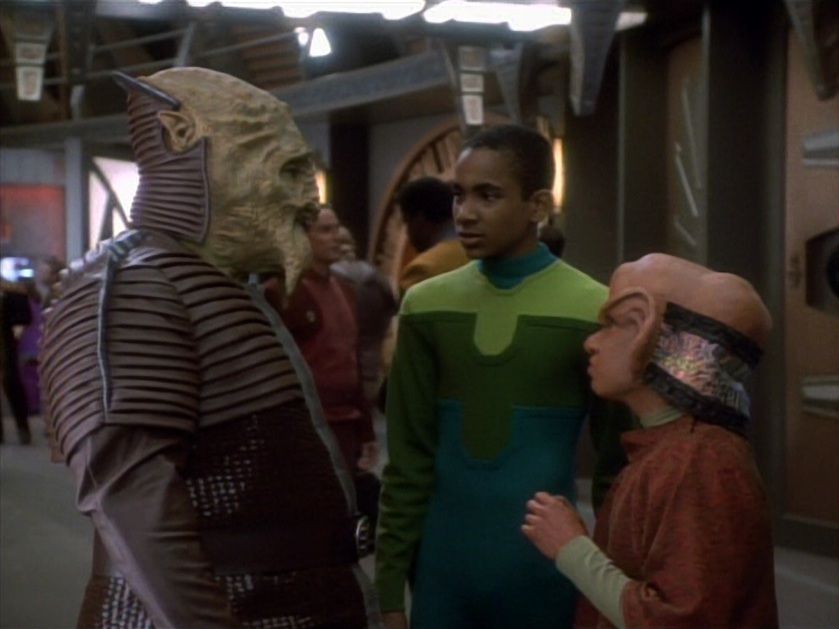 extant_StarTrekDS9_1x15-Progress_00709.jpg