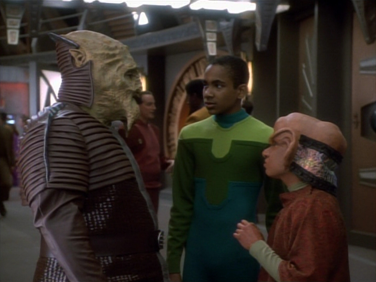 extant_StarTrekDS9_1x15-Progress_00710.jpg