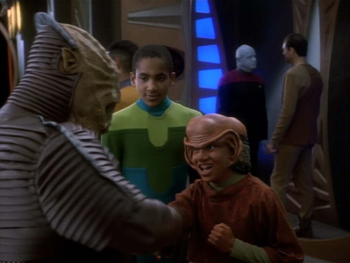 extant_StarTrekDS9_1x15-Progress_00750.jpg