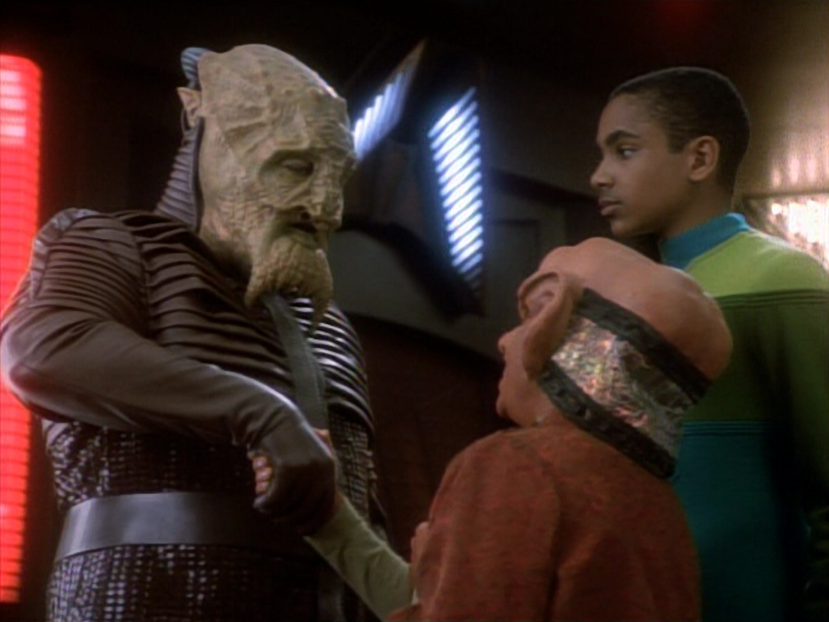 extant_StarTrekDS9_1x15-Progress_00753.jpg