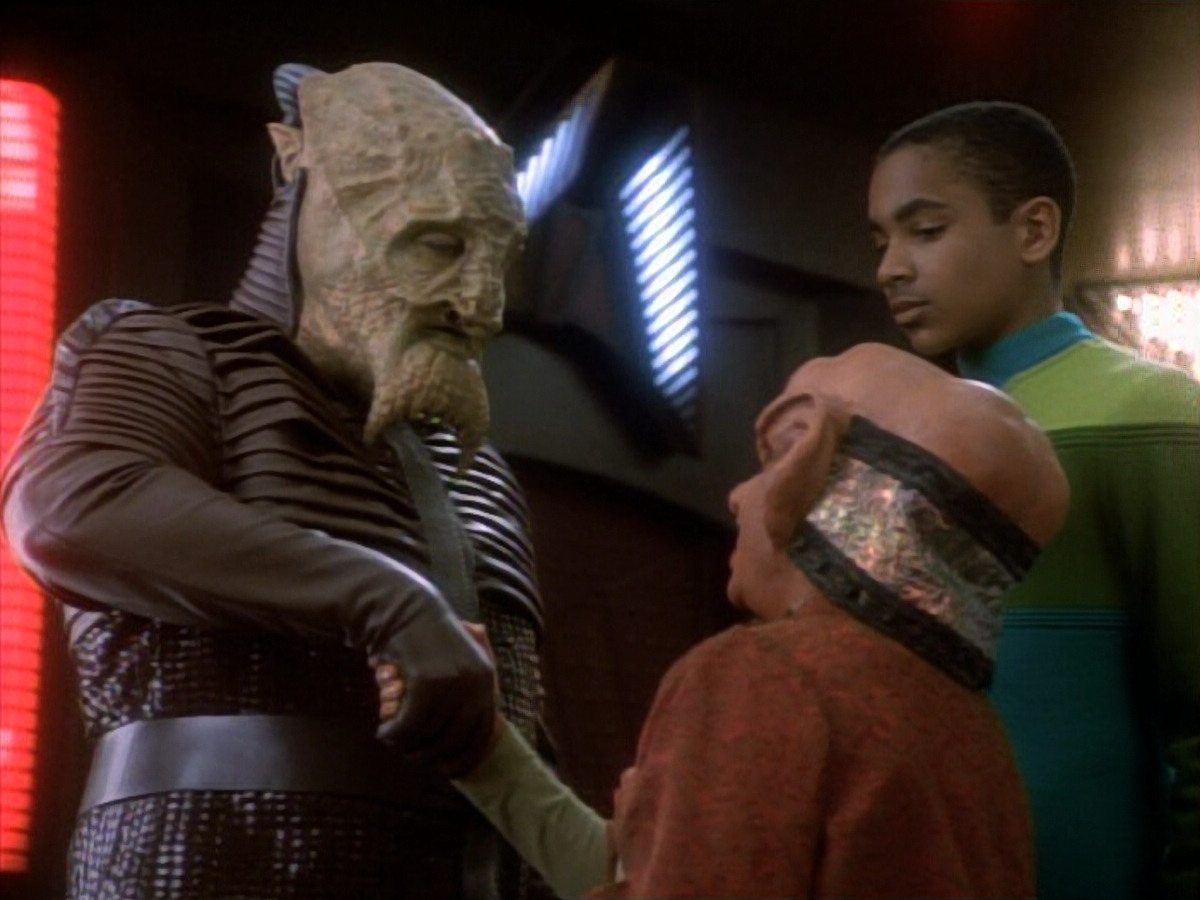 extant_StarTrekDS9_1x15-Progress_00755.jpg