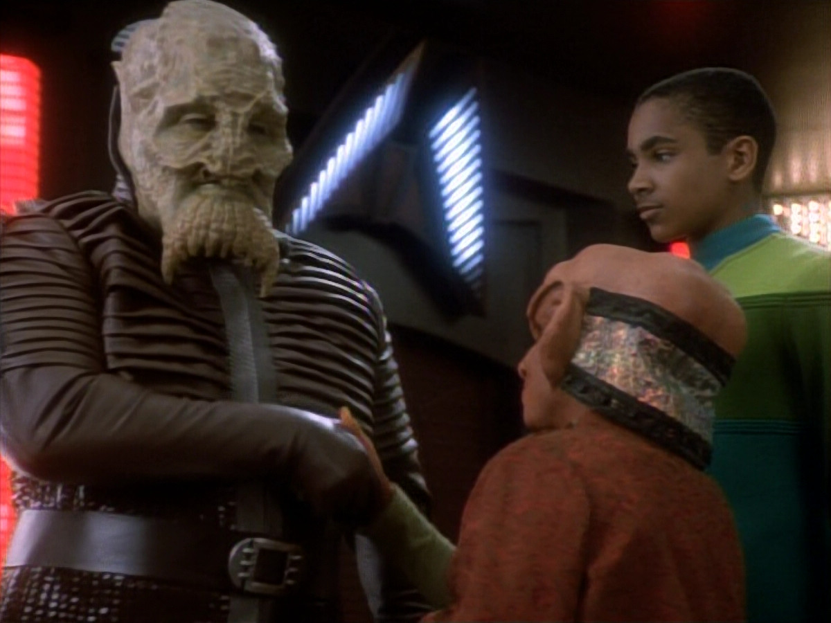 extant_StarTrekDS9_1x15-Progress_00759.jpg