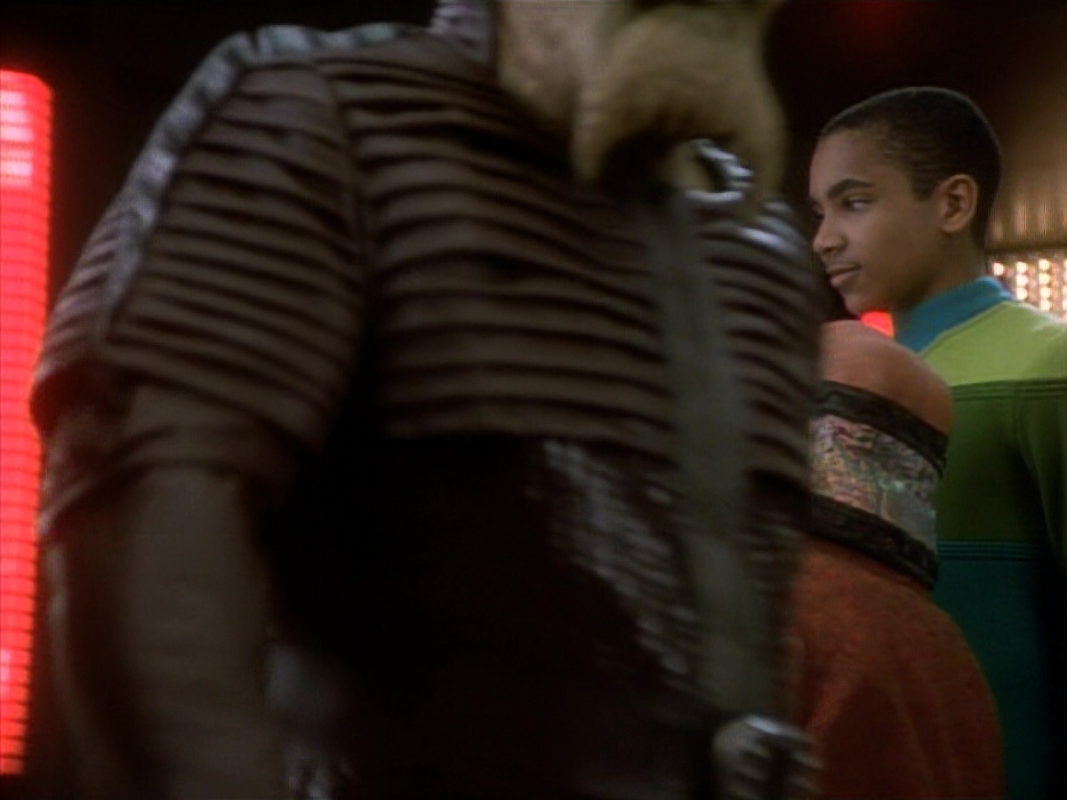 extant_StarTrekDS9_1x15-Progress_00760.jpg