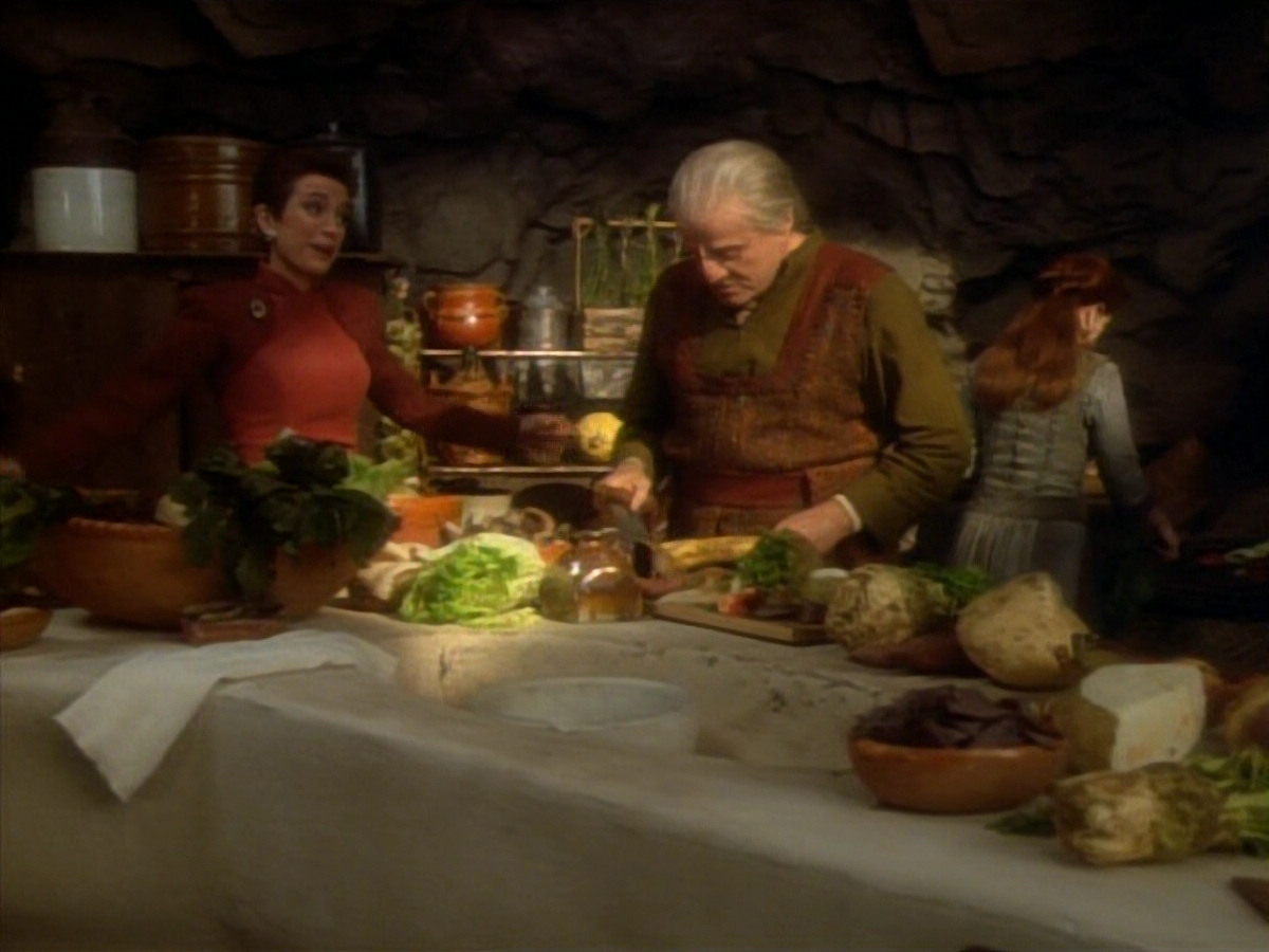 extant_StarTrekDS9_1x15-Progress_00814.jpg