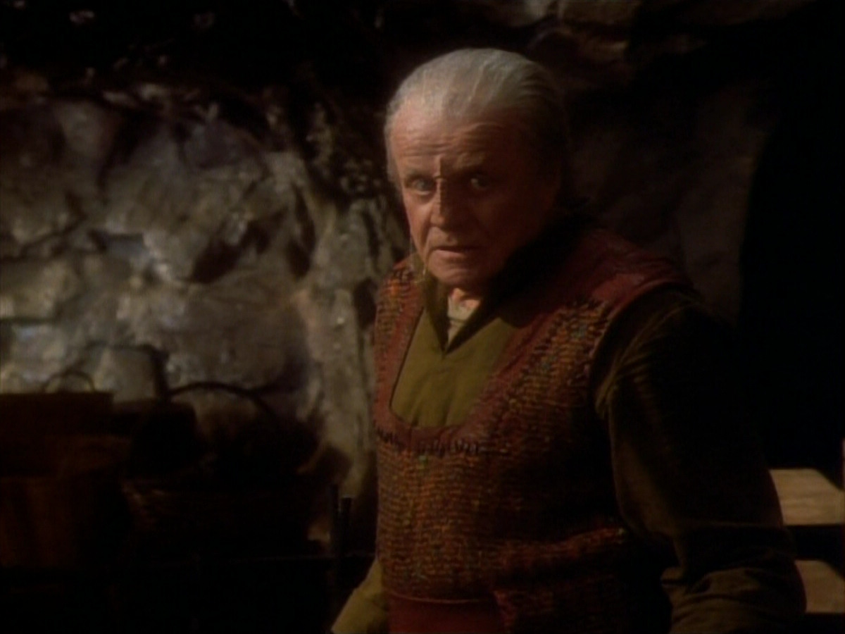 extant_StarTrekDS9_1x15-Progress_00878.jpg