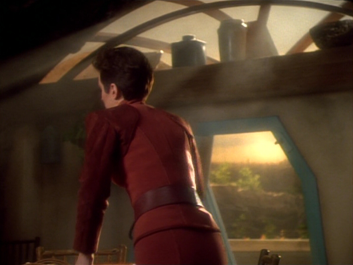 extant_StarTrekDS9_1x15-Progress_00925.jpg