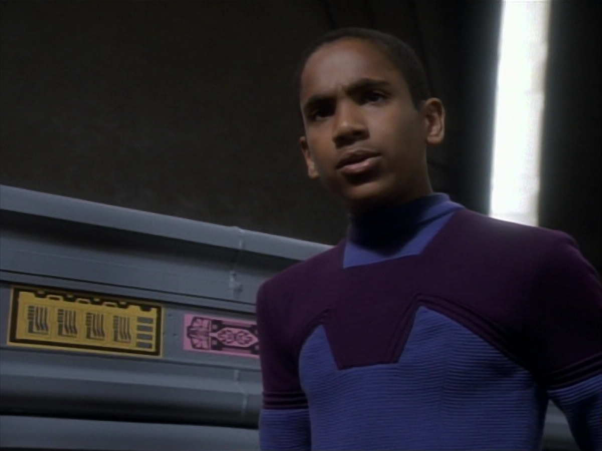 extant_StarTrekDS9_1x15-Progress_01717.jpg