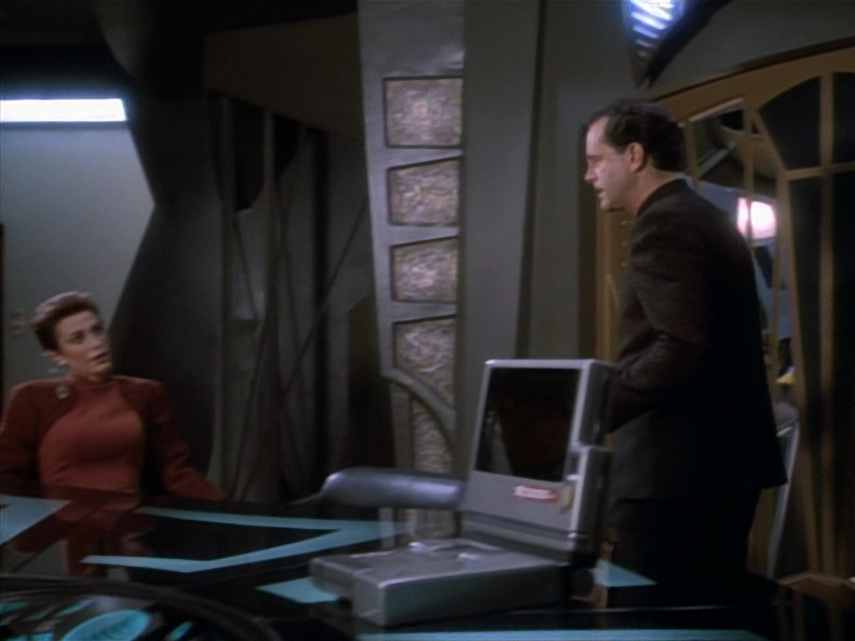 extant_StarTrekDS9_1x15-Progress_01776.jpg
