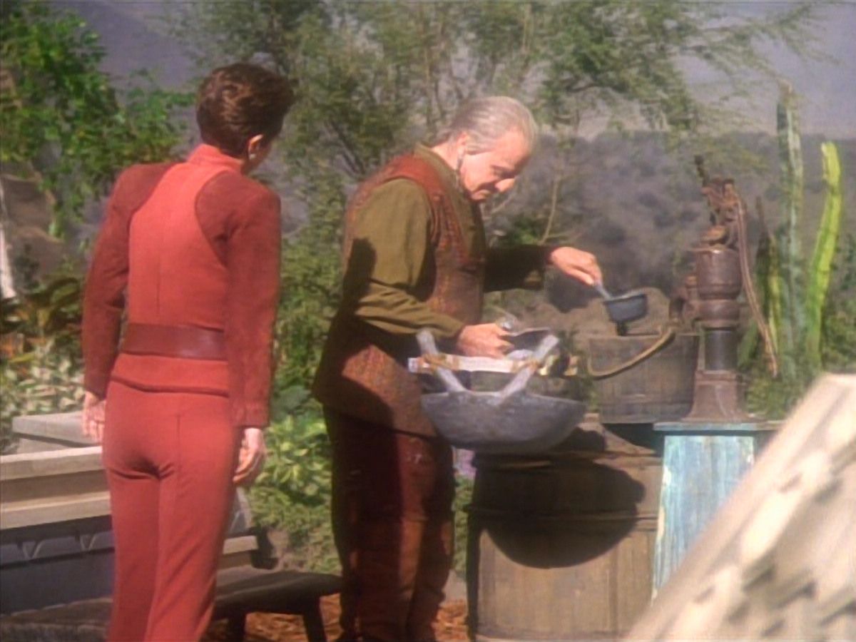 extant_StarTrekDS9_1x15-Progress_02015.jpg