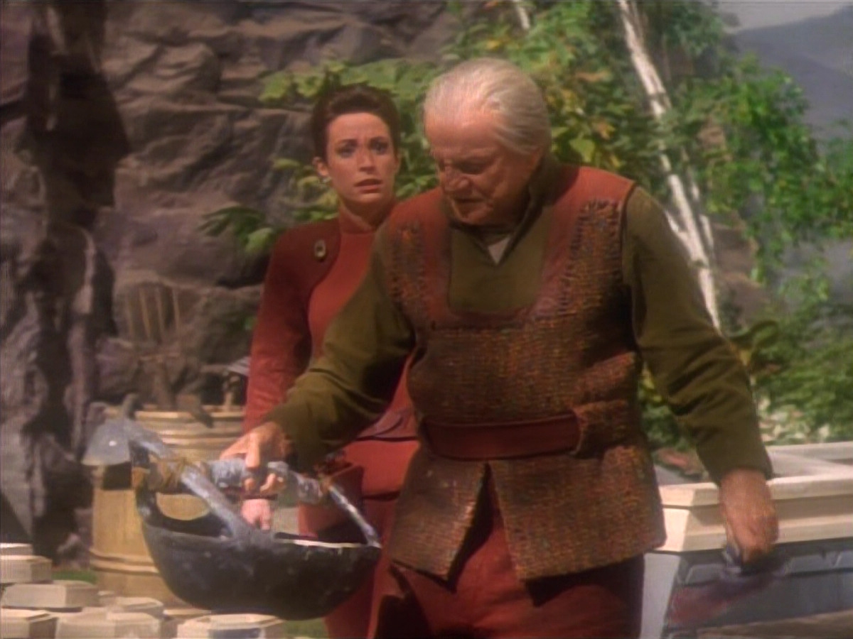 extant_StarTrekDS9_1x15-Progress_02027.jpg