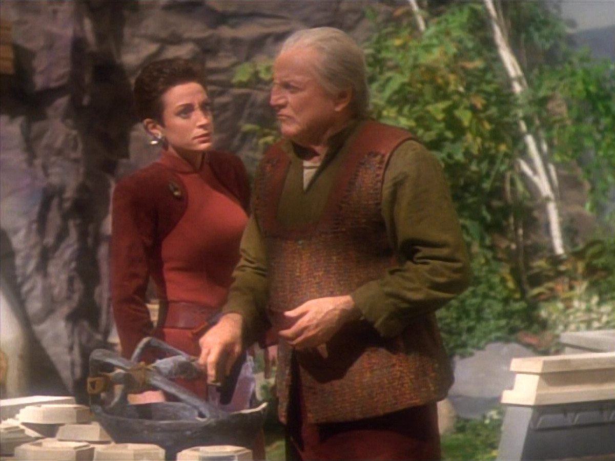 extant_StarTrekDS9_1x15-Progress_02043.jpg
