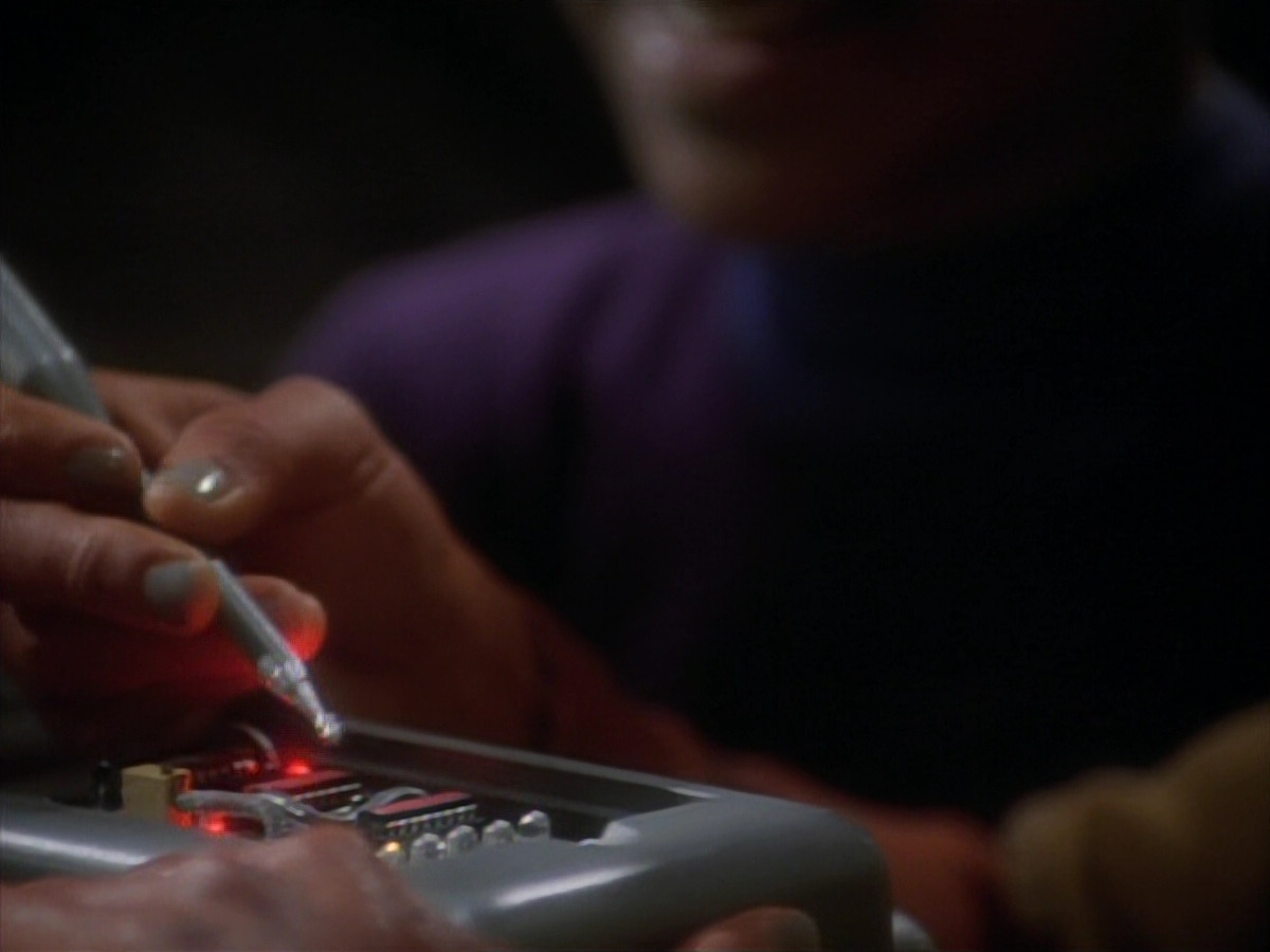 extant_StarTrekDS9_1x15-Progress_02155.jpg