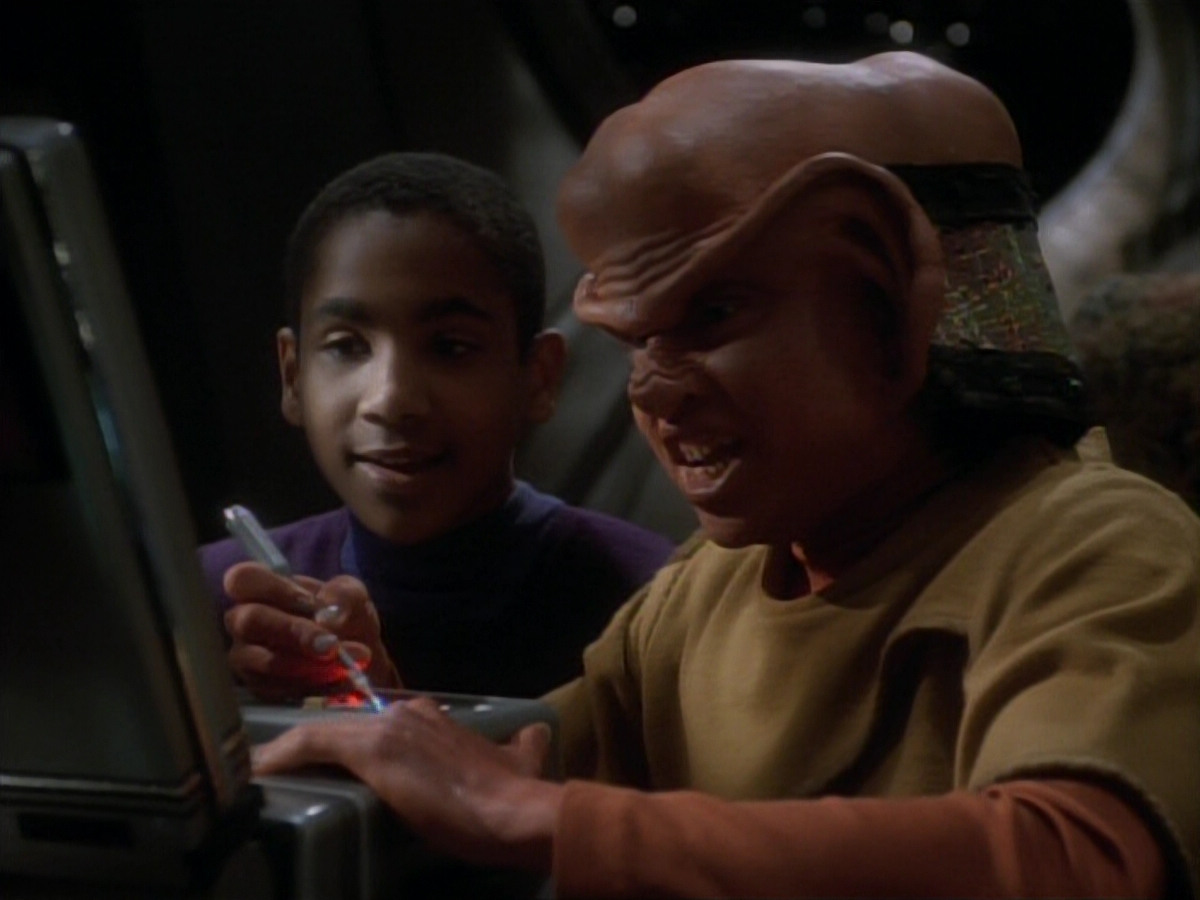 extant_StarTrekDS9_1x15-Progress_02167.jpg