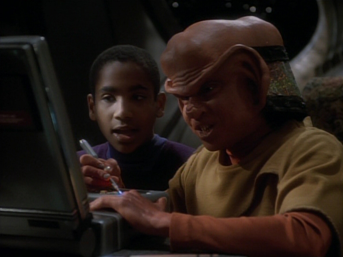 extant_StarTrekDS9_1x15-Progress_02170.jpg
