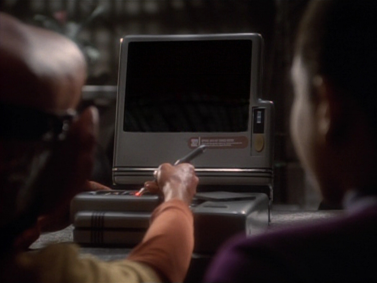 extant_StarTrekDS9_1x15-Progress_02175.jpg