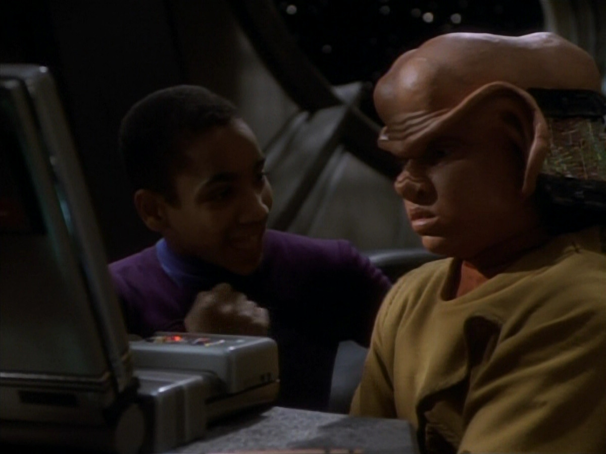 extant_StarTrekDS9_1x15-Progress_02275.jpg