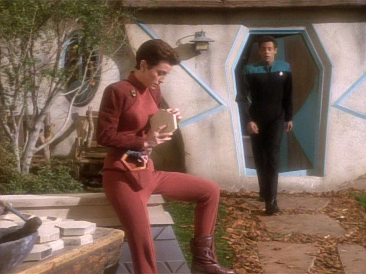 extant_StarTrekDS9_1x15-Progress_02365.jpg