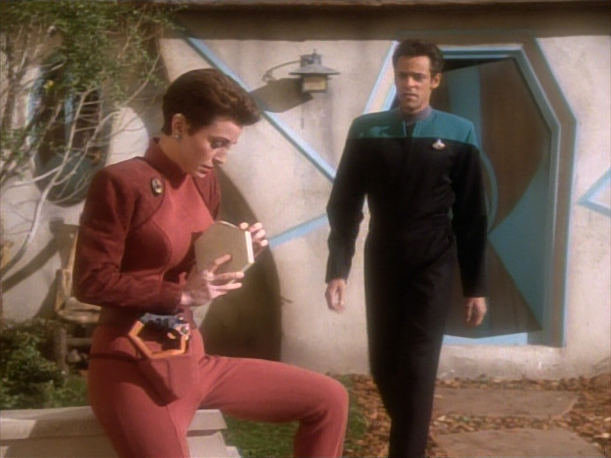 extant_StarTrekDS9_1x15-Progress_02367.jpg