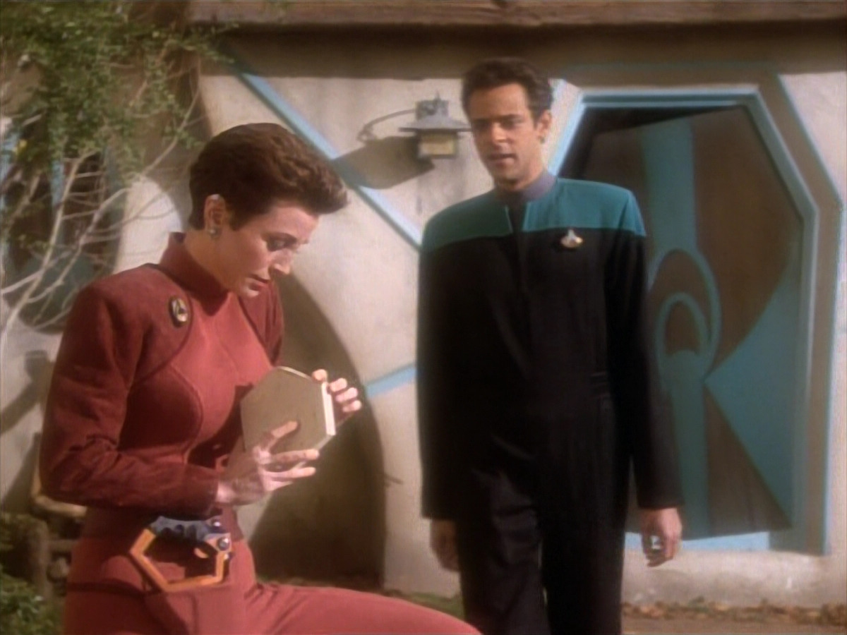 extant_StarTrekDS9_1x15-Progress_02368.jpg
