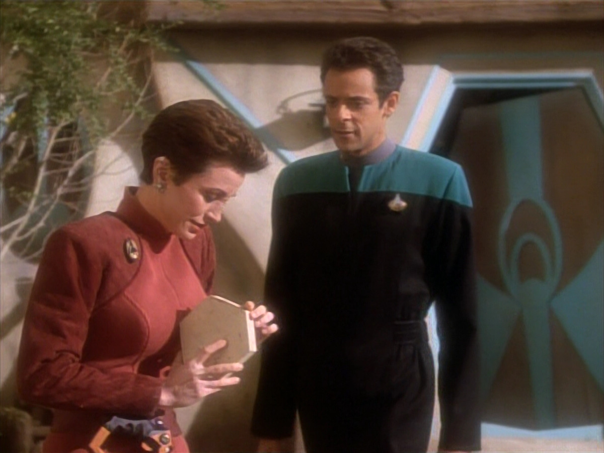 extant_StarTrekDS9_1x15-Progress_02369.jpg