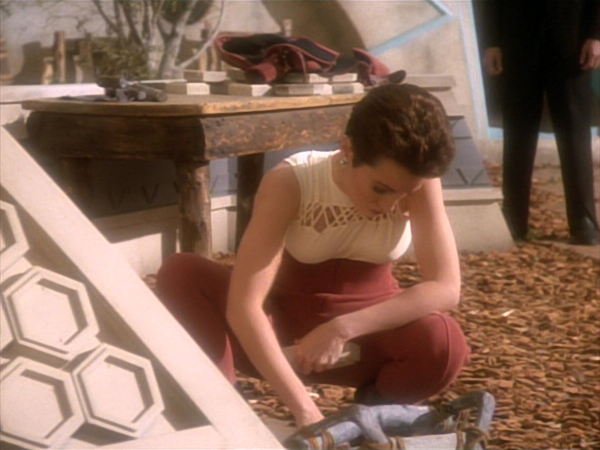 extant_StarTrekDS9_1x15-Progress_02401.jpg