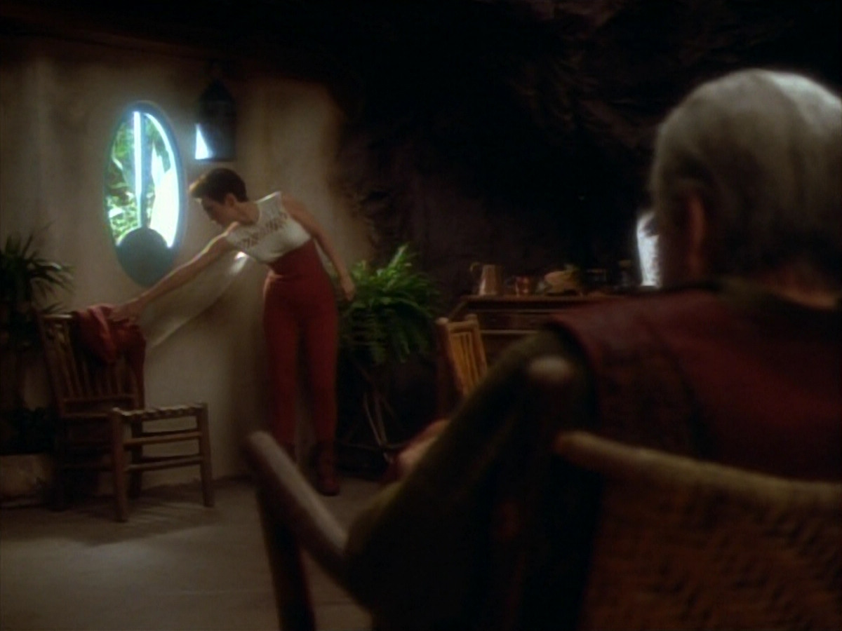 extant_StarTrekDS9_1x15-Progress_02626.jpg
