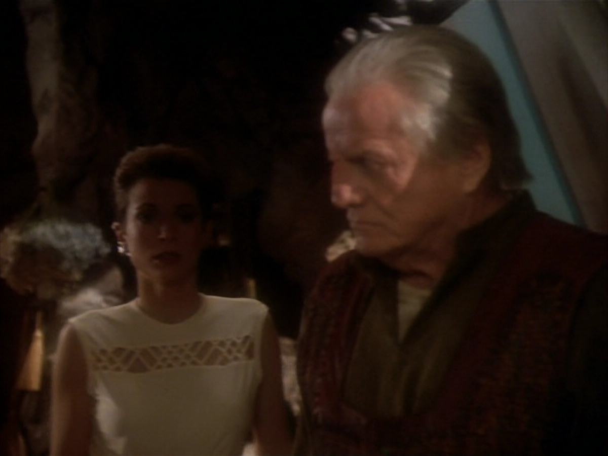 extant_StarTrekDS9_1x15-Progress_02731.jpg