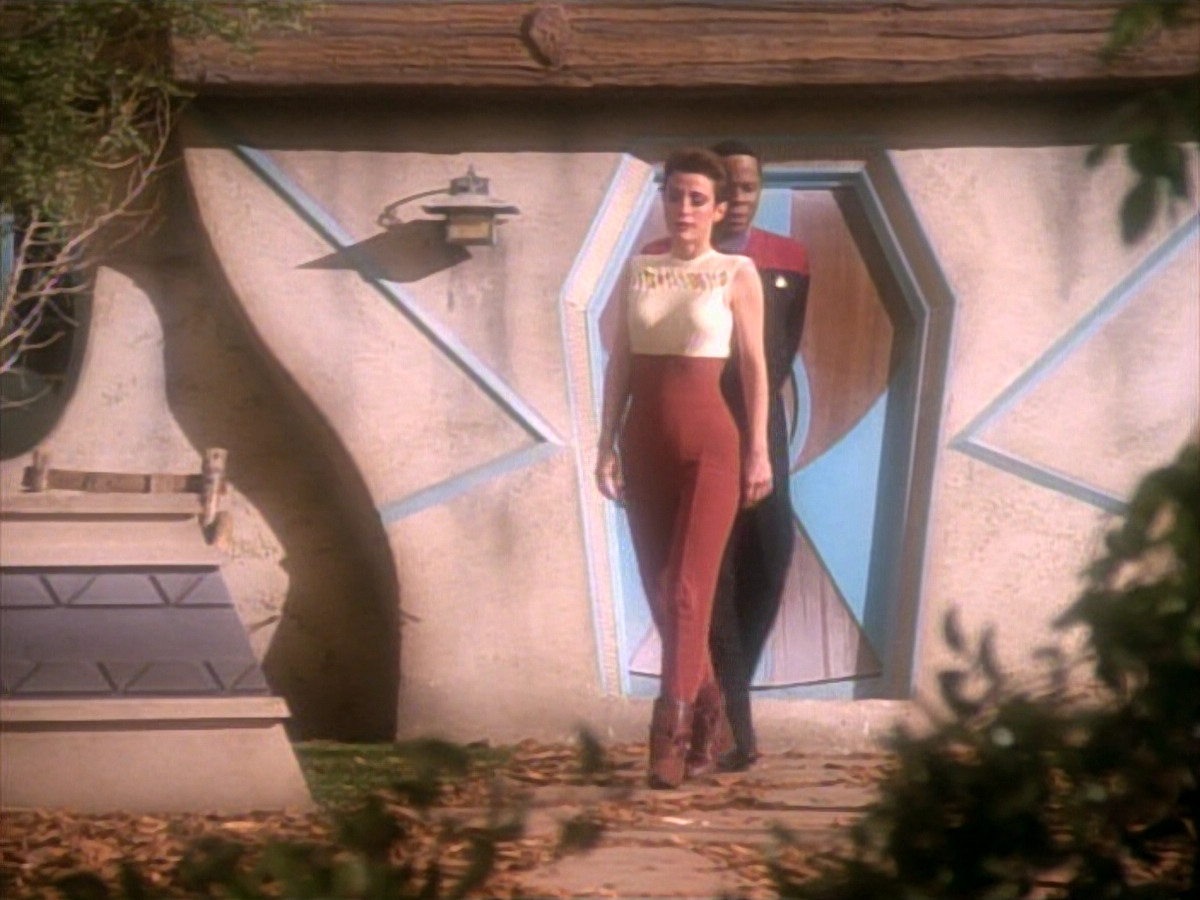 extant_StarTrekDS9_1x15-Progress_02776.jpg
